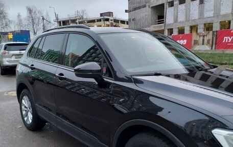 Volkswagen Tiguan II, 2019 год, 2 750 000 рублей, 2 фотография