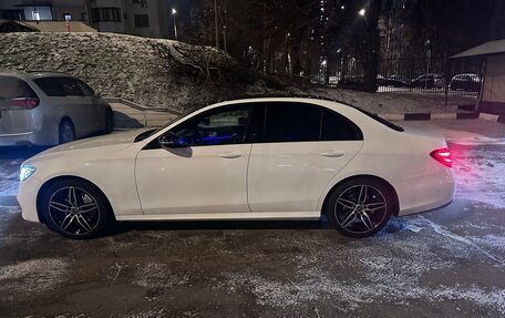 Mercedes-Benz E-Класс, 2018 год, 3 300 000 рублей, 3 фотография