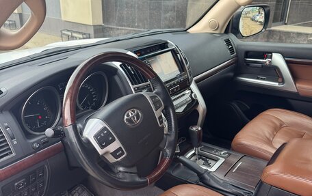 Toyota Land Cruiser 200, 2014 год, 4 270 000 рублей, 8 фотография