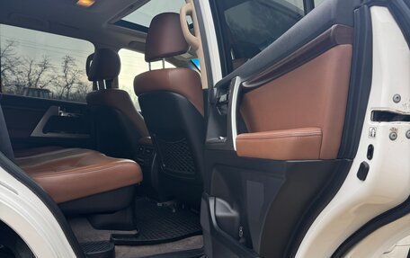 Toyota Land Cruiser 200, 2014 год, 4 270 000 рублей, 7 фотография