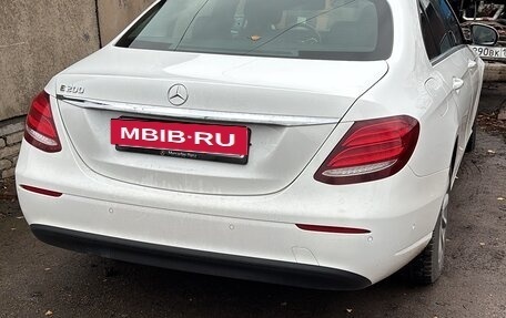 Mercedes-Benz E-Класс, 2020 год, 2 750 000 рублей, 4 фотография