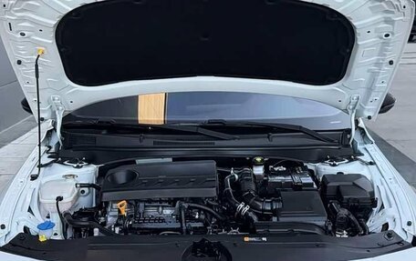 Hyundai Elantra, 2024 год, 2 200 000 рублей, 30 фотография