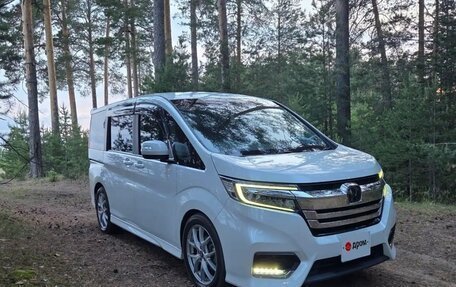 Honda Stepwgn IV, 2019 год, 2 500 000 рублей, 2 фотография