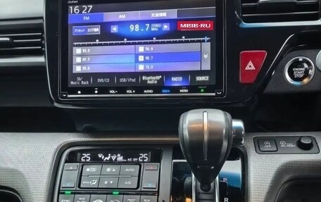 Honda Stepwgn IV, 2019 год, 2 500 000 рублей, 7 фотография