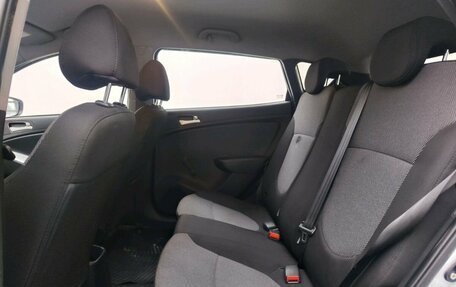 Hyundai Solaris II рестайлинг, 2013 год, 900 000 рублей, 12 фотография