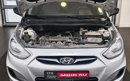 Hyundai Solaris II рестайлинг, 2013 год, 900 000 рублей, 9 фотография