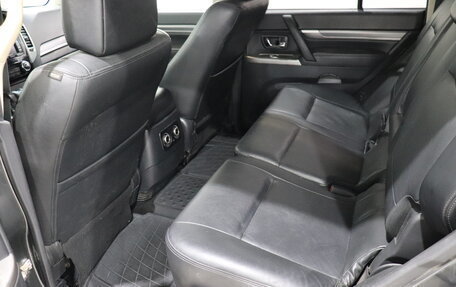 Mitsubishi Pajero IV, 2015 год, 2 470 000 рублей, 18 фотография