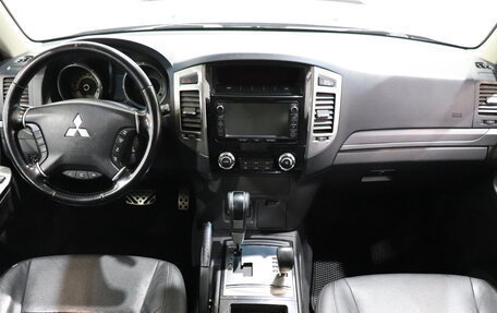 Mitsubishi Pajero IV, 2015 год, 2 470 000 рублей, 14 фотография