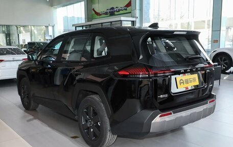 Toyota RAV4, 2025 год, 4 560 000 рублей, 5 фотография