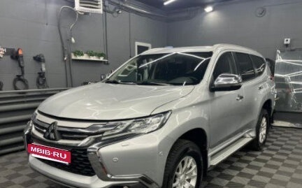 Mitsubishi Pajero Sport III рестайлинг, 2020 год, 2 850 000 рублей, 6 фотография