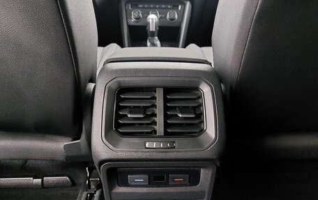 Volkswagen Tiguan II, 2020 год, 2 499 000 рублей, 17 фотография