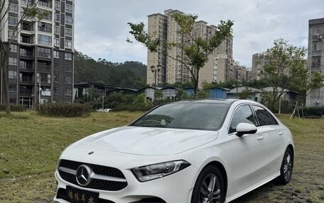 Mercedes-Benz A-Класс, 2022 год, 1 800 000 рублей, 1 фотография