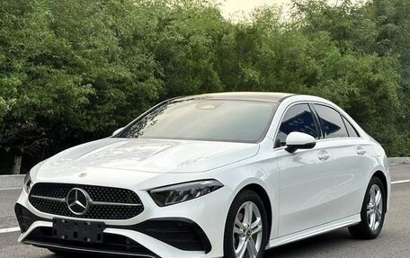 Mercedes-Benz A-Класс, 2024 год, 2 600 000 рублей, 2 фотография