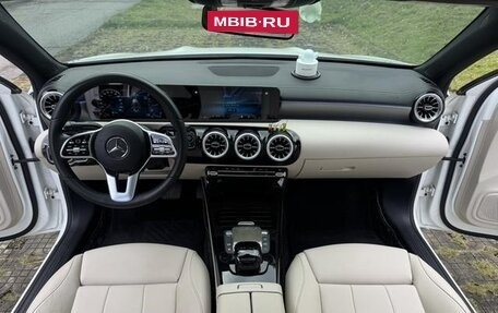 Mercedes-Benz A-Класс, 2022 год, 1 800 000 рублей, 9 фотография