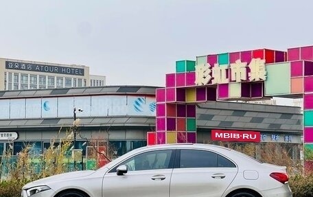 Mercedes-Benz A-Класс, 2021 год, 1 900 000 рублей, 4 фотография