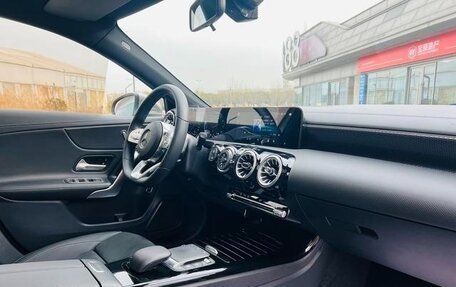 Mercedes-Benz A-Класс, 2021 год, 1 900 000 рублей, 9 фотография