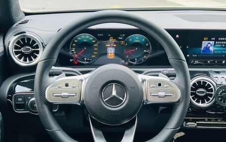 Mercedes-Benz A-Класс, 2021 год, 1 900 000 рублей, 7 фотография