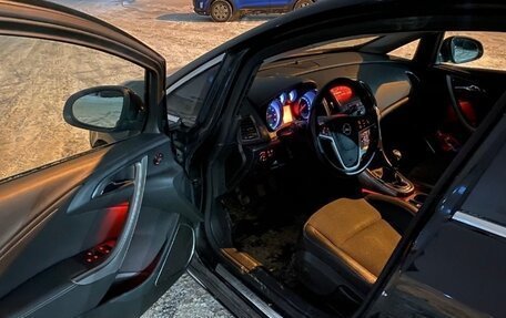 Opel Astra J, 2011 год, 530 000 рублей, 9 фотография