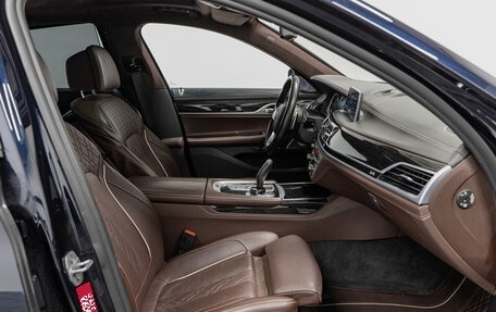 BMW 7 серия, 2018 год, 4 190 000 рублей, 13 фотография