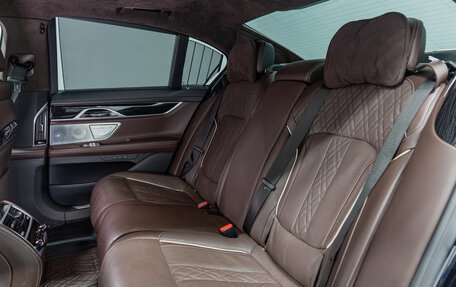 BMW 7 серия, 2018 год, 4 190 000 рублей, 24 фотография