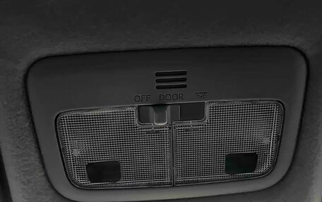 Toyota Yaris XP150 рестайлинг, 2021 год, 1 300 000 рублей, 9 фотография