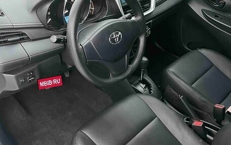 Toyota Yaris XP150 рестайлинг, 2021 год, 1 300 000 рублей, 19 фотография