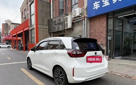 Honda Fit, 2021 год, 1 300 000 рублей, 4 фотография