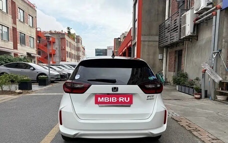 Honda Fit, 2021 год, 1 300 000 рублей, 5 фотография