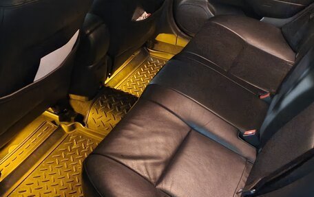 Toyota Avensis III рестайлинг, 2005 год, 900 000 рублей, 6 фотография