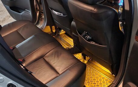 Toyota Avensis III рестайлинг, 2005 год, 900 000 рублей, 5 фотография