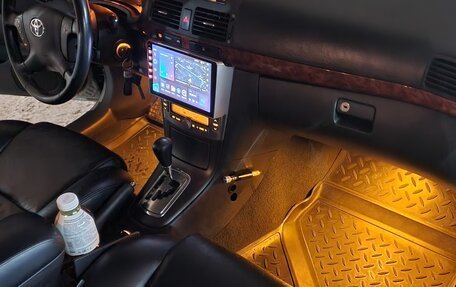 Toyota Avensis III рестайлинг, 2005 год, 900 000 рублей, 4 фотография