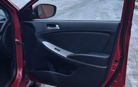 Hyundai Solaris II рестайлинг, 2015 год, 940 000 рублей, 12 фотография