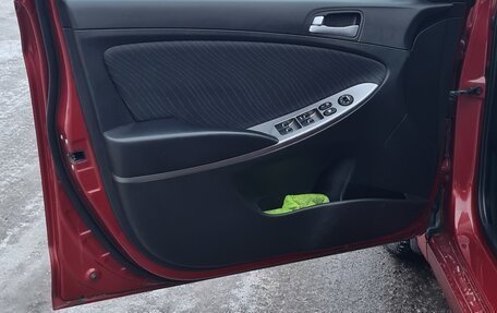 Hyundai Solaris II рестайлинг, 2015 год, 940 000 рублей, 10 фотография