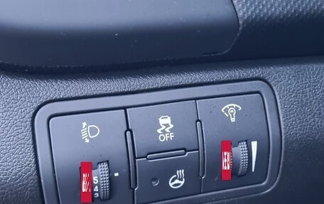 Hyundai Solaris II рестайлинг, 2015 год, 940 000 рублей, 18 фотография