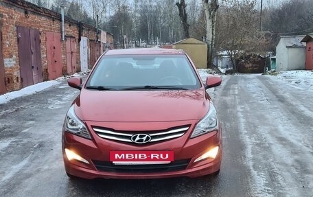 Hyundai Solaris II рестайлинг, 2015 год, 940 000 рублей, 32 фотография