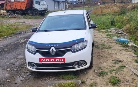 Renault Logan II, 2018 год, 650 000 рублей, 2 фотография