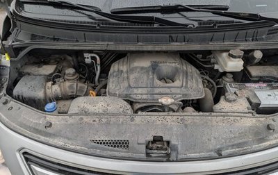 Hyundai H-1 II рестайлинг, 2015 год, 2 350 000 рублей, 1 фотография