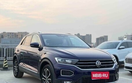 Volkswagen T-Roc I, 2022 год, 1 370 000 рублей, 1 фотография