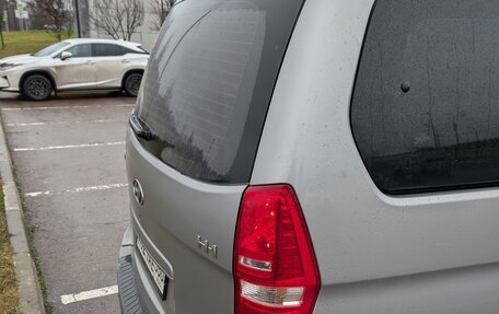 Hyundai H-1 II рестайлинг, 2015 год, 2 350 000 рублей, 21 фотография