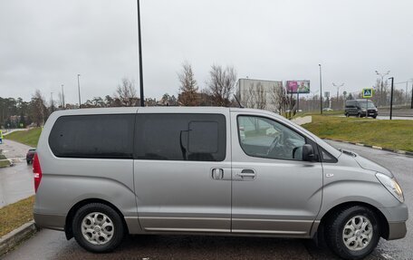 Hyundai H-1 II рестайлинг, 2015 год, 2 350 000 рублей, 24 фотография