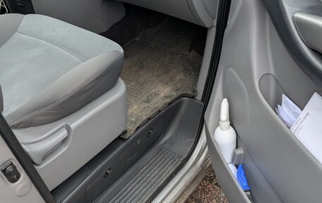 Hyundai H-1 II рестайлинг, 2015 год, 2 350 000 рублей, 32 фотография