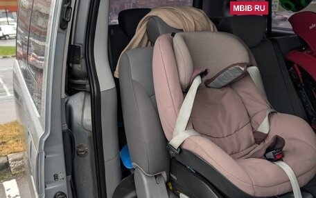 Hyundai H-1 II рестайлинг, 2015 год, 2 350 000 рублей, 29 фотография