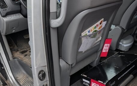 Hyundai H-1 II рестайлинг, 2015 год, 2 350 000 рублей, 34 фотография