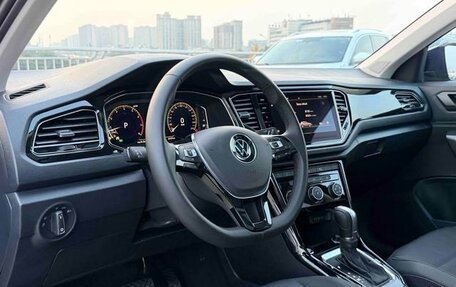 Volkswagen T-Roc I, 2022 год, 1 370 000 рублей, 8 фотография