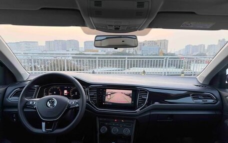 Volkswagen T-Roc I, 2022 год, 1 370 000 рублей, 10 фотография