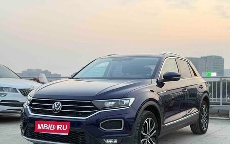 Volkswagen T-Roc I, 2022 год, 1 370 000 рублей, 3 фотография