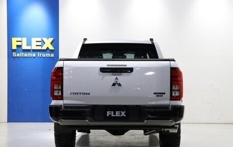 Mitsubishi Triton, 2025 год, 6 250 000 рублей, 5 фотография