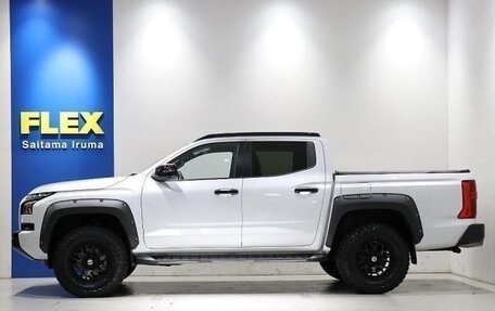 Mitsubishi Triton, 2025 год, 6 250 000 рублей, 8 фотография