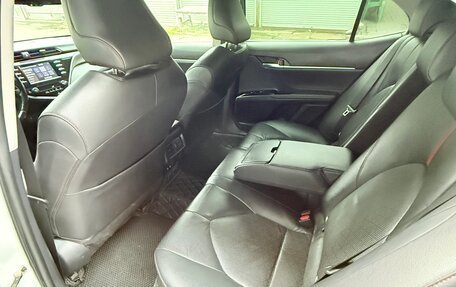 Toyota Camry, 2020 год, 3 380 000 рублей, 10 фотография