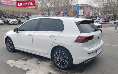 Volkswagen Golf VIII, 2022 год, 1 825 000 рублей, 3 фотография